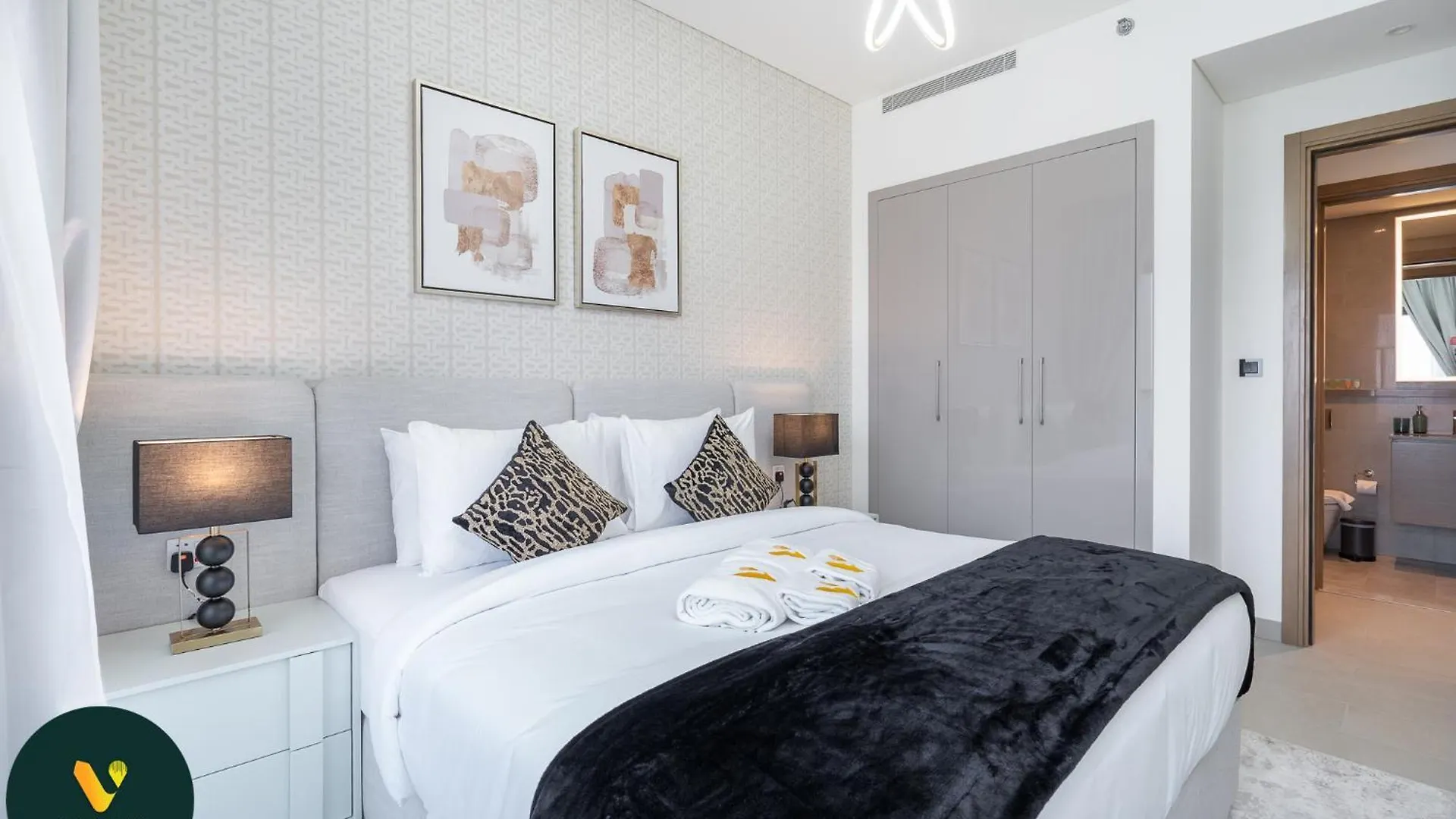 Vogue Sobha Hartland Lush Oasis Near Downtown Apartment Dubai 0*,